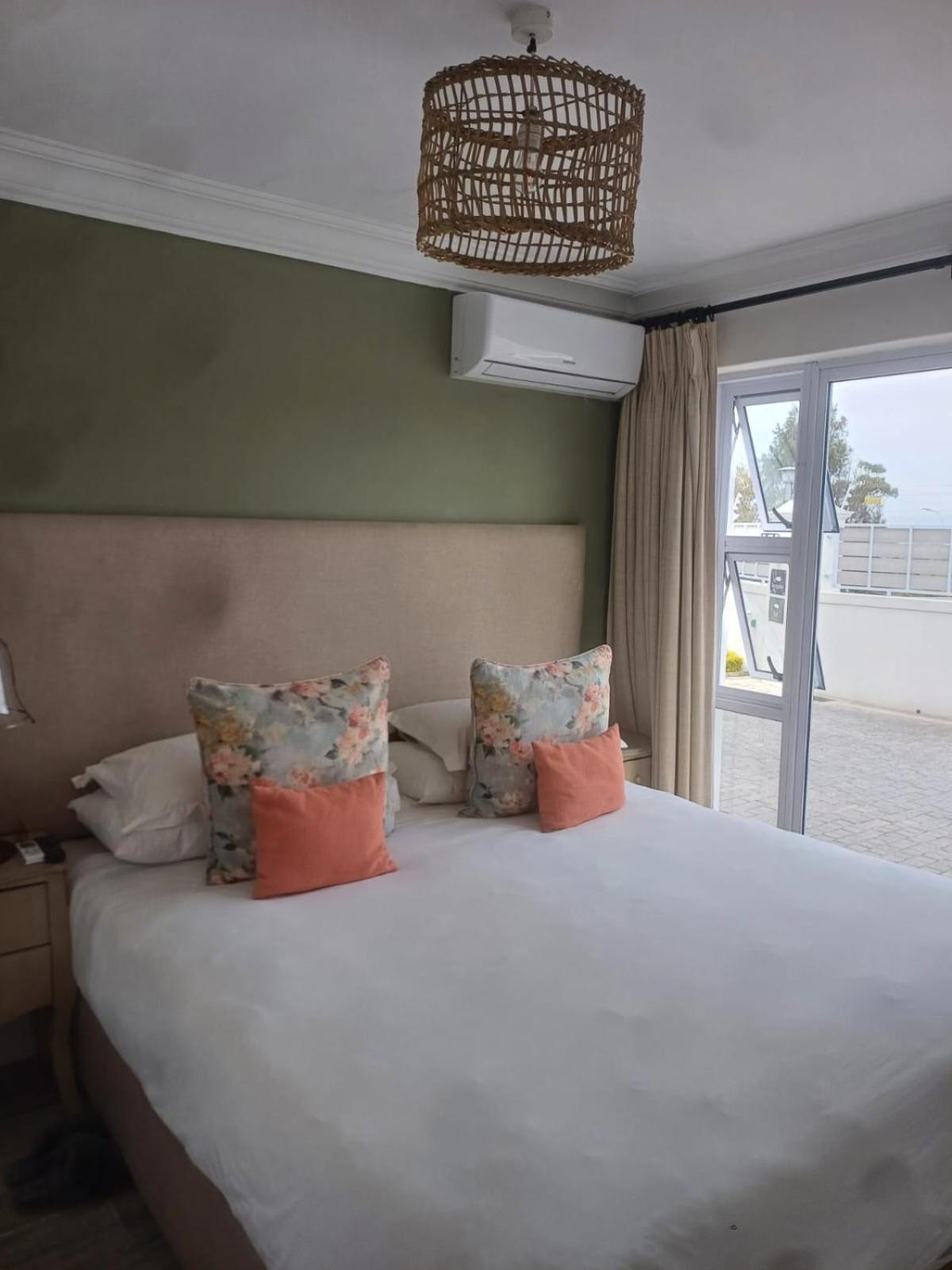Thyme Wellness Spa And Guesthouse Кейптаун Екстериор снимка