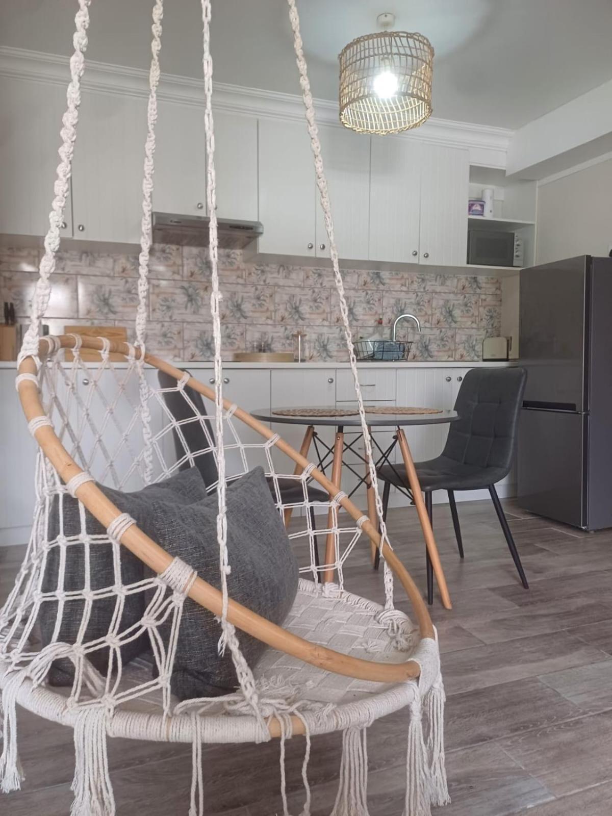 Thyme Wellness Spa And Guesthouse Кейптаун Екстериор снимка