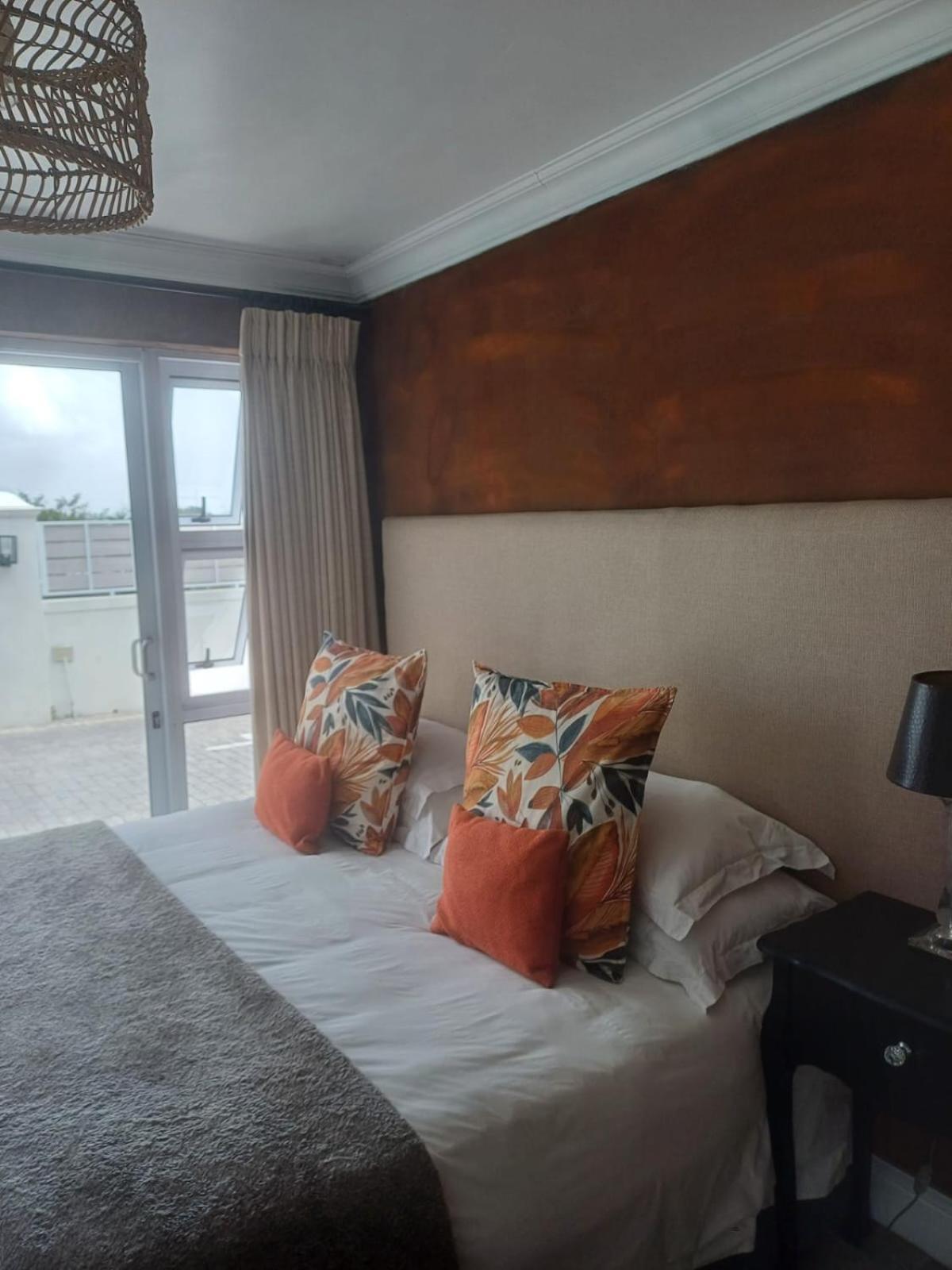 Thyme Wellness Spa And Guesthouse Кейптаун Екстериор снимка